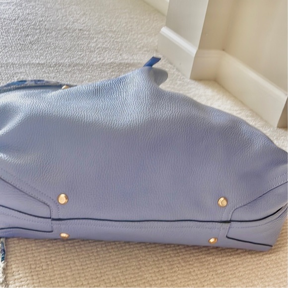 Gorgeous Periwinkle Designer Leather Tote - Picture 3 of 11